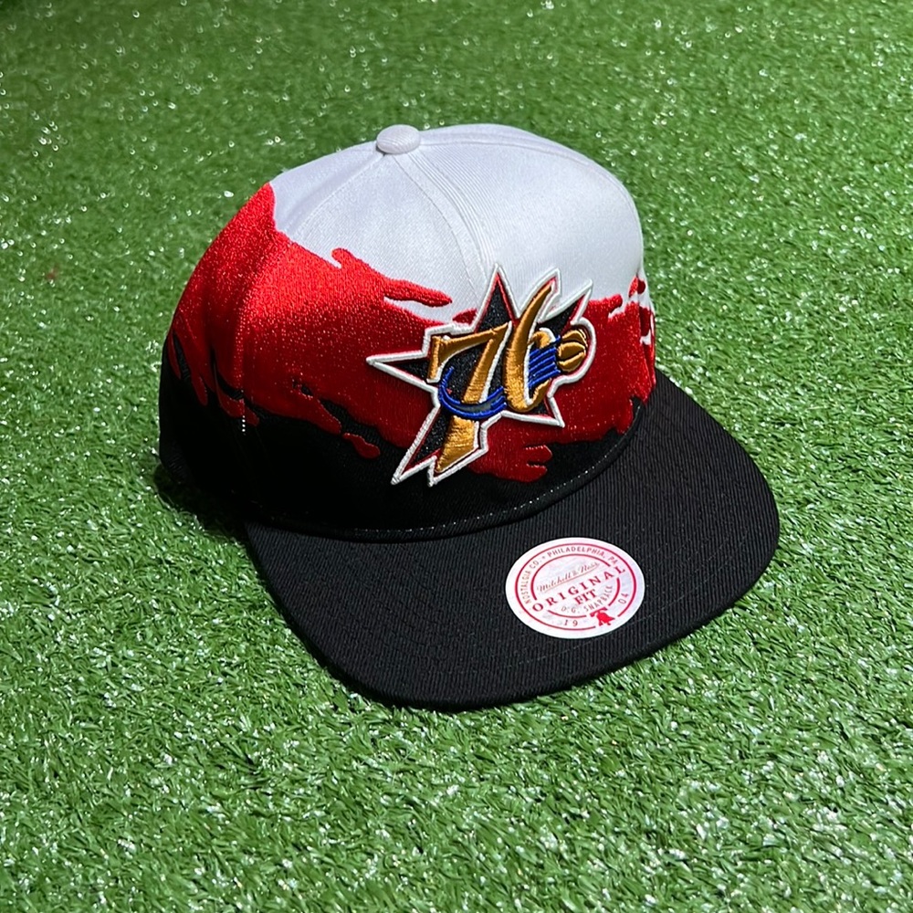 Philadelphia 76ers Official Retro Logo Mitchell & Ness Snapback
